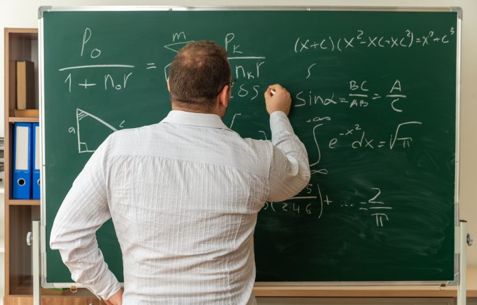 comision-de-educacion-del-senado-despacha-proyecto-de-ley-de-nuevo-trato-laboral-docente